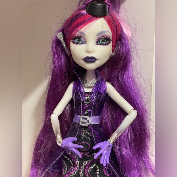 A bit of this n that - Picture 6 of 12